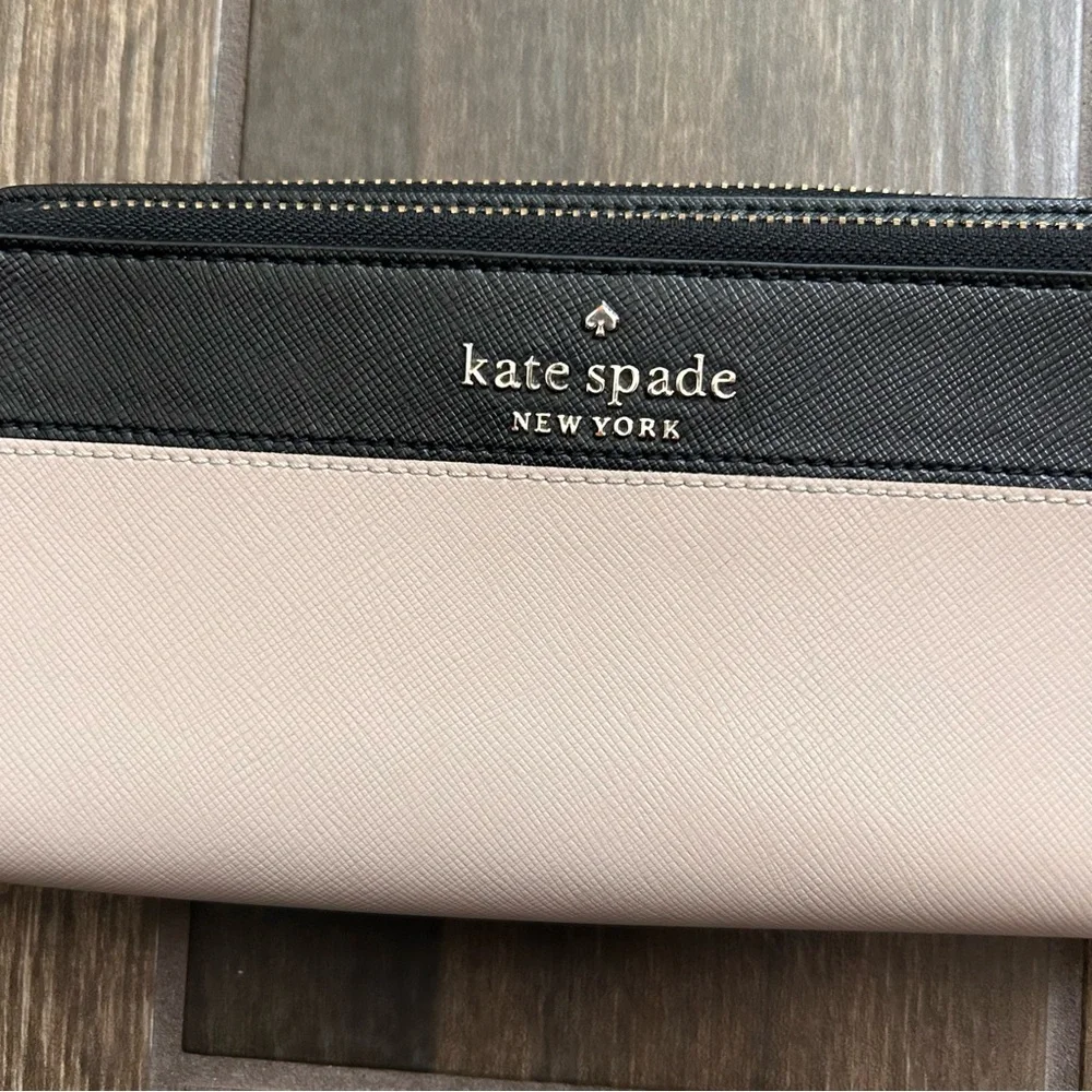 Kate Spade Staci Continental Leather Wallet in Warm Beige Multi